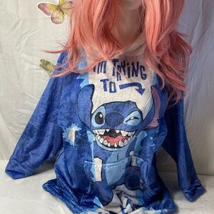 Blue Stitch Graphic Sweatshirt with Long Sleeves